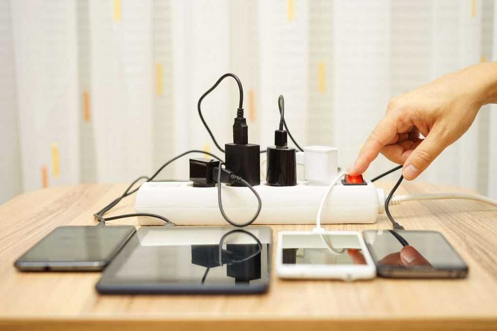 Turning off power adapters for mobile phones